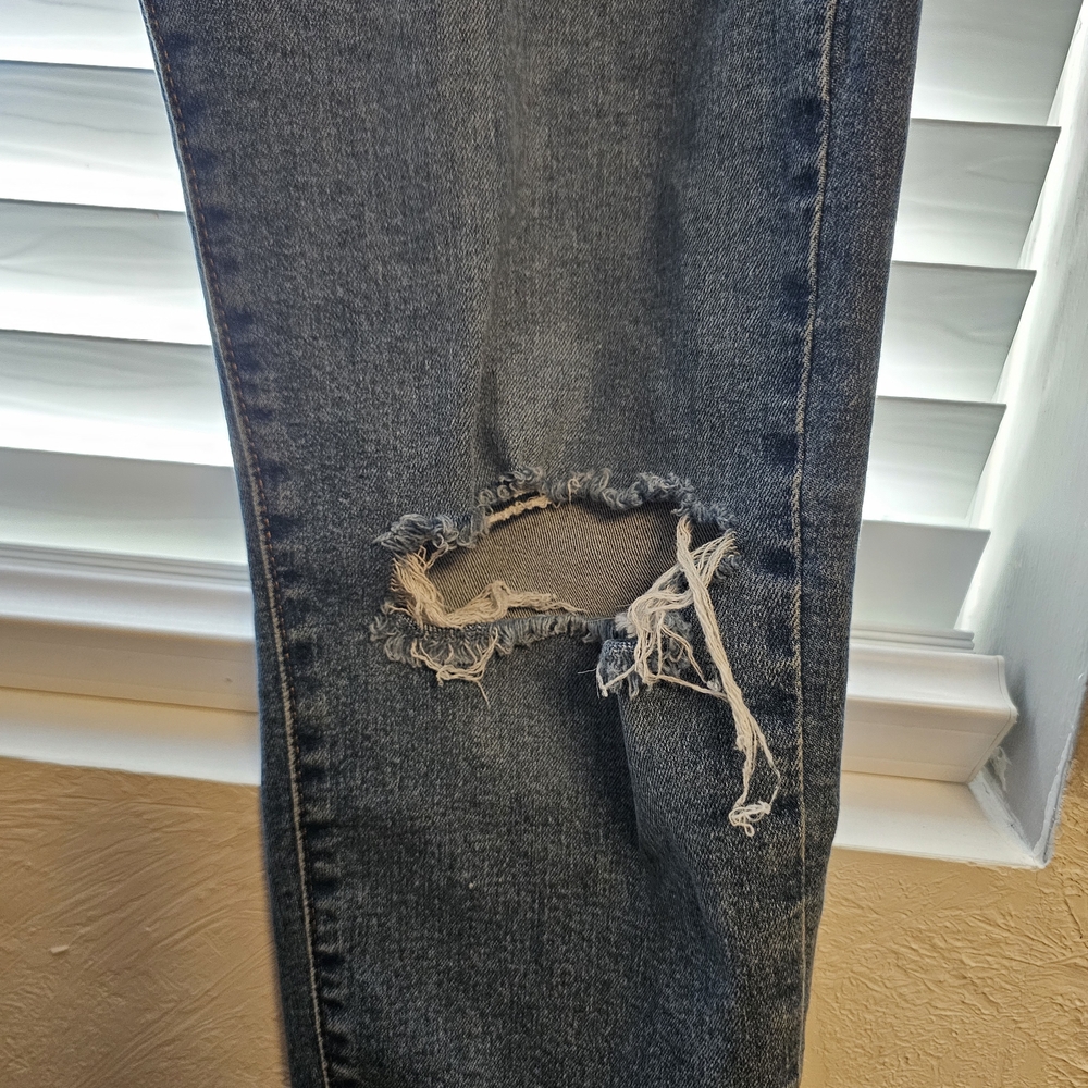 Denizen from Levi's Women's Dark Indigo Skinny Ripped Jeans - Picture 5 of 10